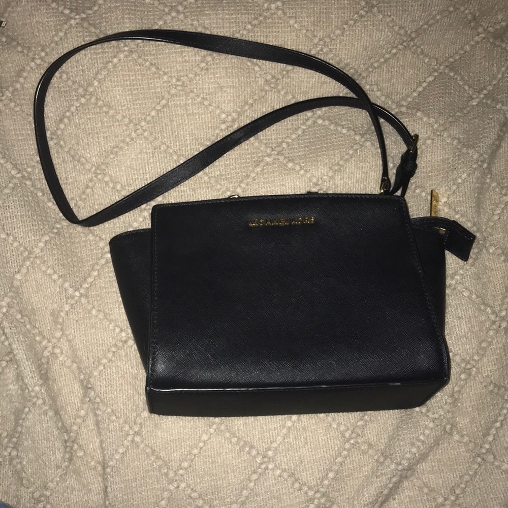 Selma Medium Saffiano Leather Messenger Bag